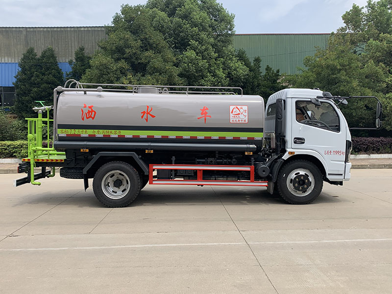 中洁牌XZL5120GSS6型洒水车