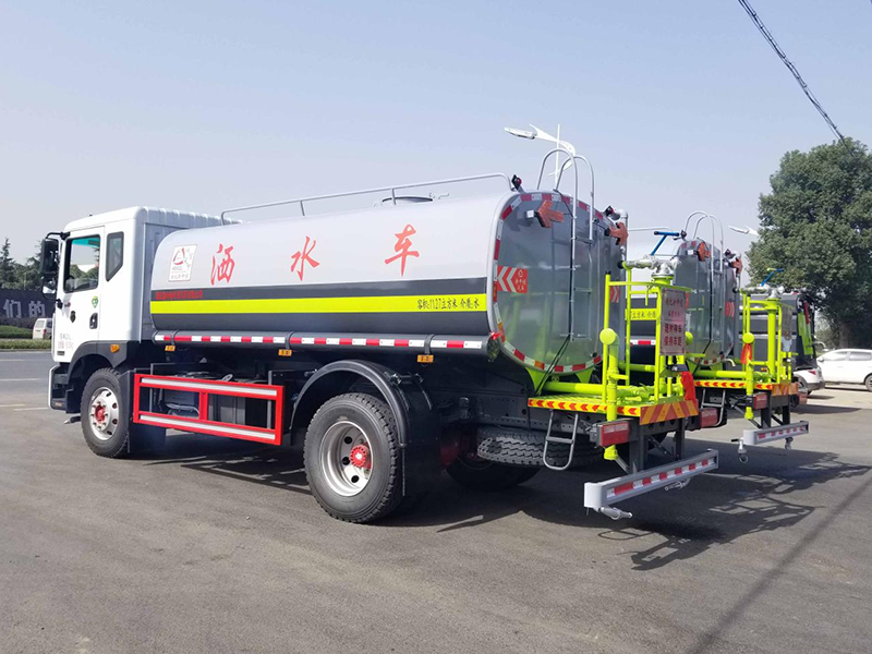 中洁牌XZL5160GSS6型洒水车